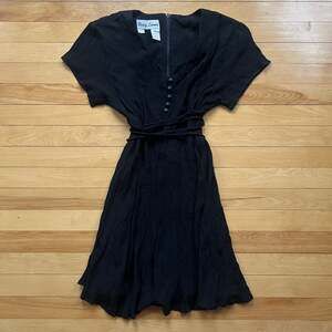 Betsy Lauren Dress Women 5/6 Black Crinkle Rayon Lace Up Waist Short Sleeve NWOT